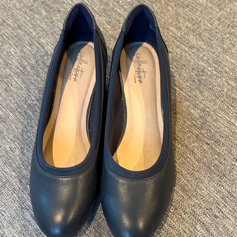 Clarks Women's Navy Blue Flats